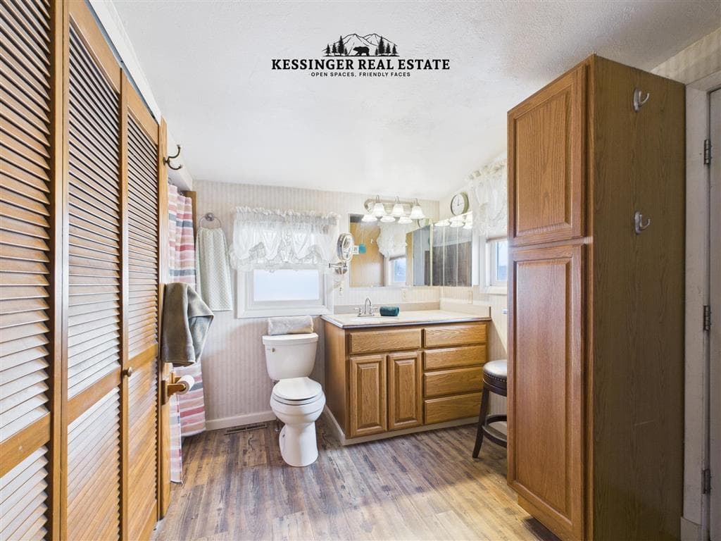 228 S 6th St — photo 24 of 40