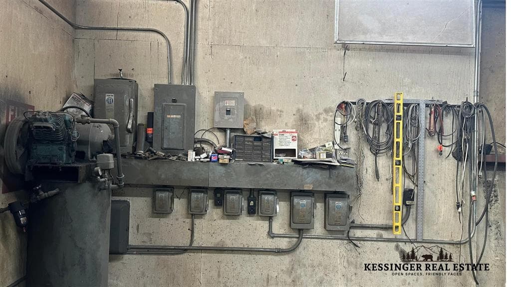 232 S 6th St — photo 4 of 12