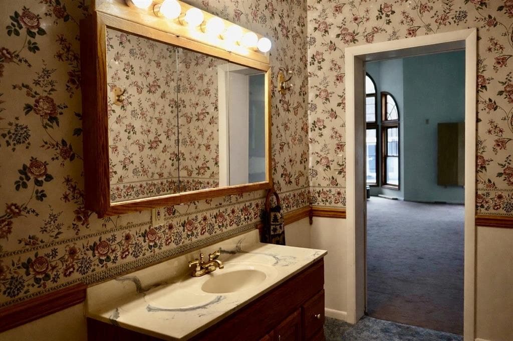 1608 Alger Ave — photo 4 of 34