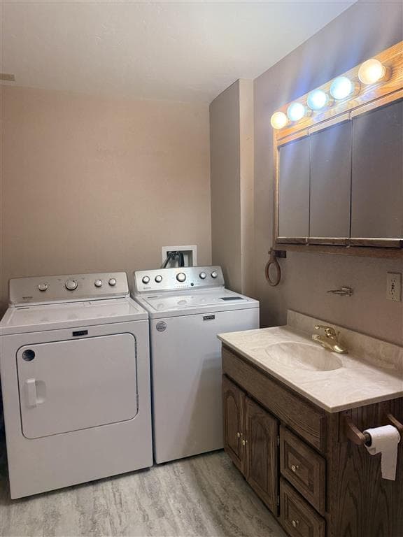 1608 Alger Ave — photo 33 of 34