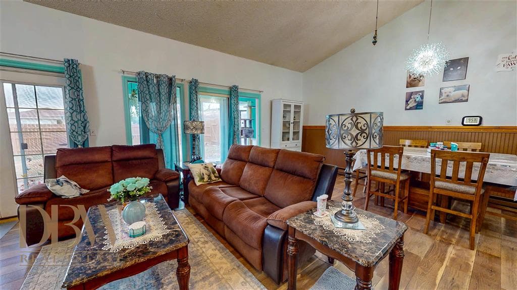 2329 Cover St — photo 3 of 37