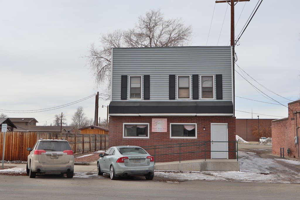 450 Montana Ave photo 1