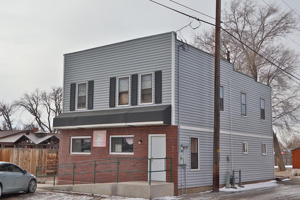 450 Montana Ave — photo 2 of 39