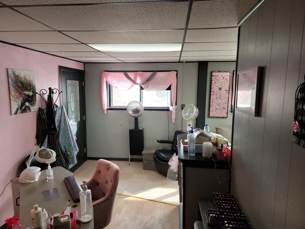 450 Montana Ave — photo 11 of 39