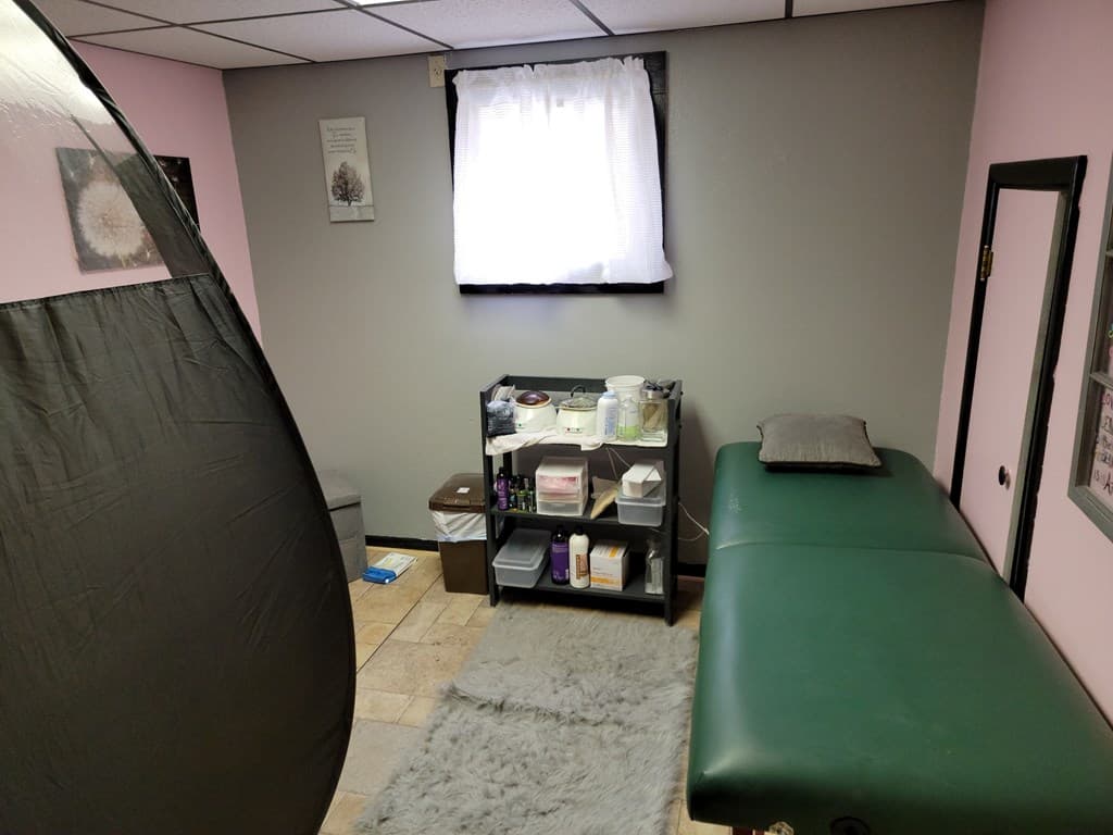 450 Montana Ave — photo 13 of 39