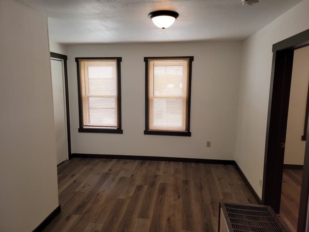 450 Montana Ave — photo 20 of 39