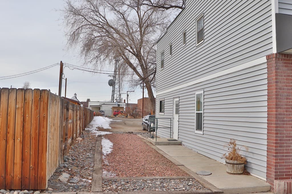 450 Montana Ave — photo 3 of 39