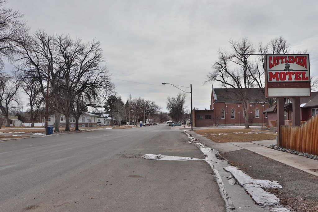 450 Montana Ave — photo 7 of 39