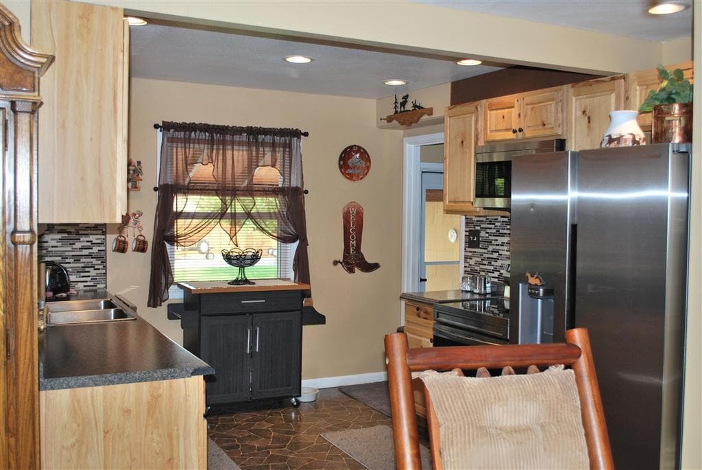 722 S 13th St — photo 3 of 40