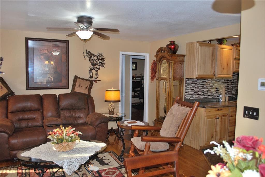 722 S 13th St — photo 5 of 40