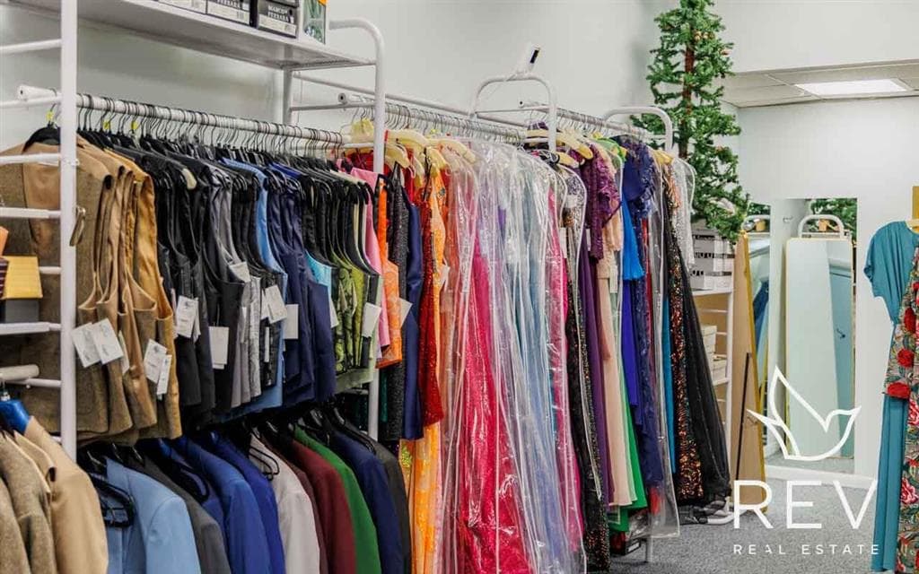 1284 Sheridan Ave — photo 9 of 31