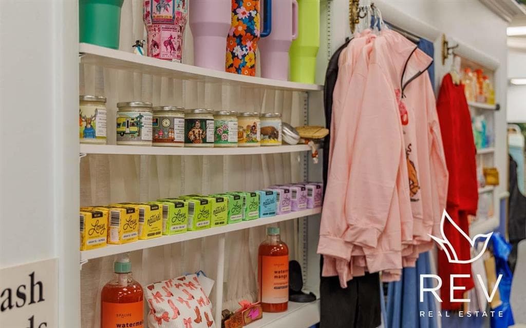 1284 Sheridan Ave — photo 10 of 31