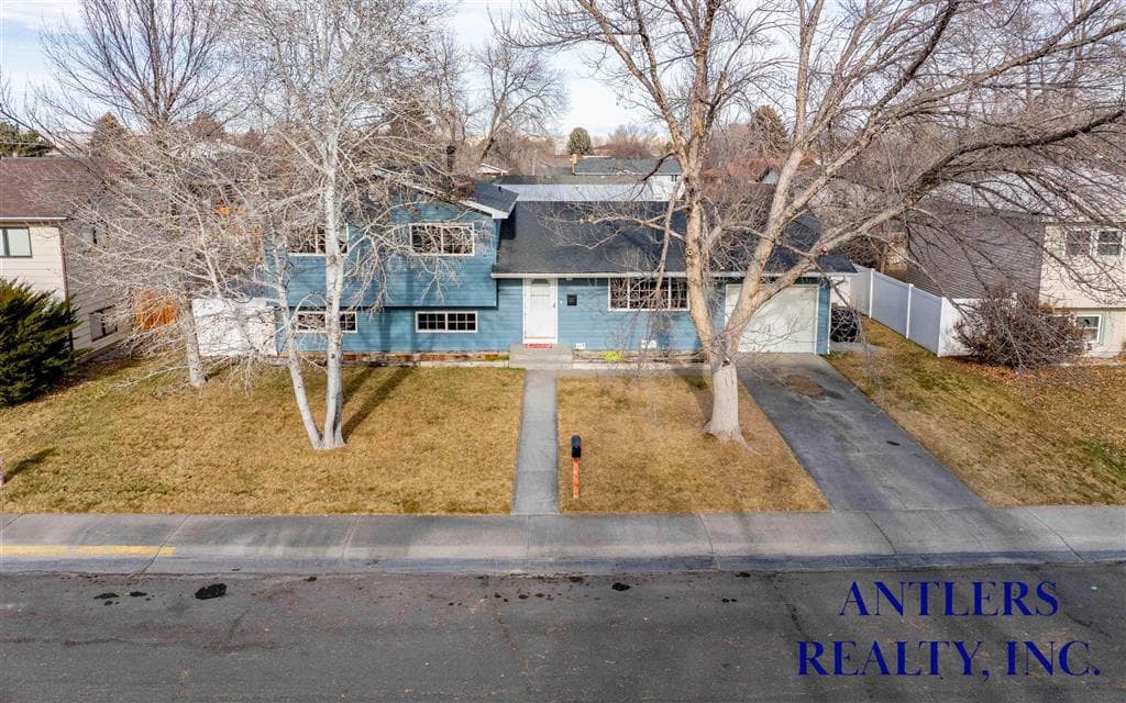 435 E 8th St — photo 11 of 42