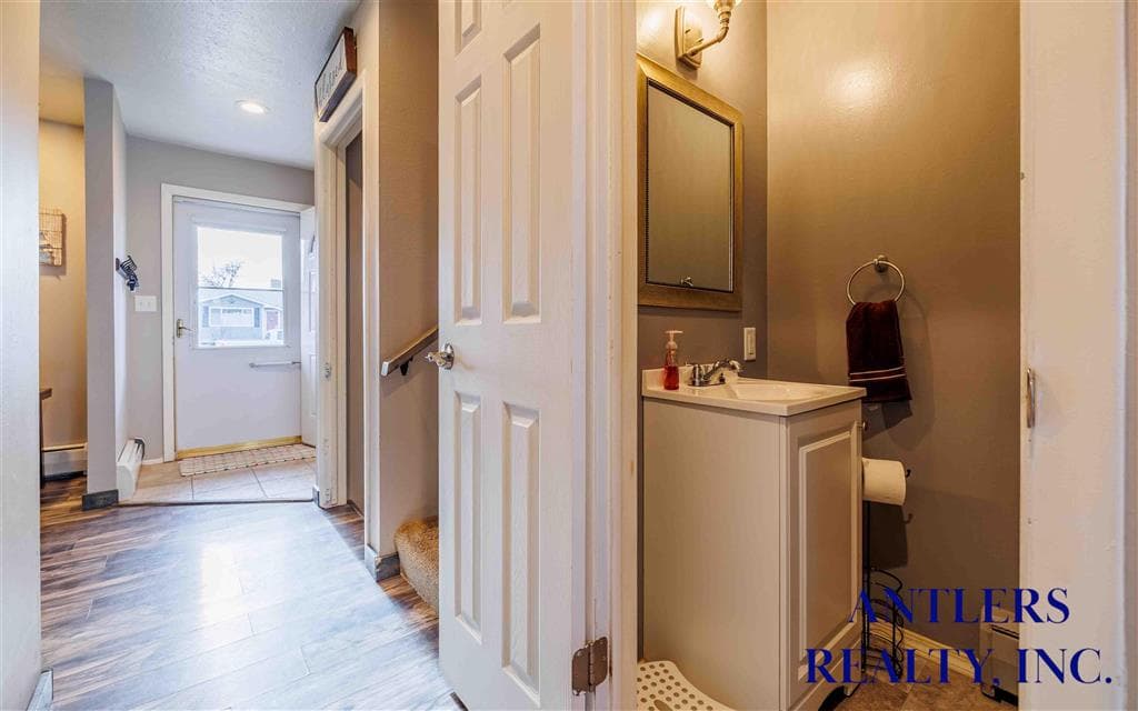 435 E 8th St — photo 30 of 42