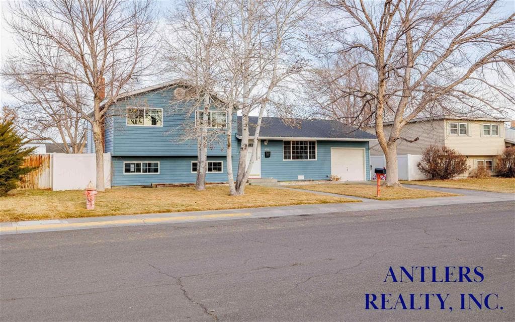 435 E 8th St — photo 4 of 42