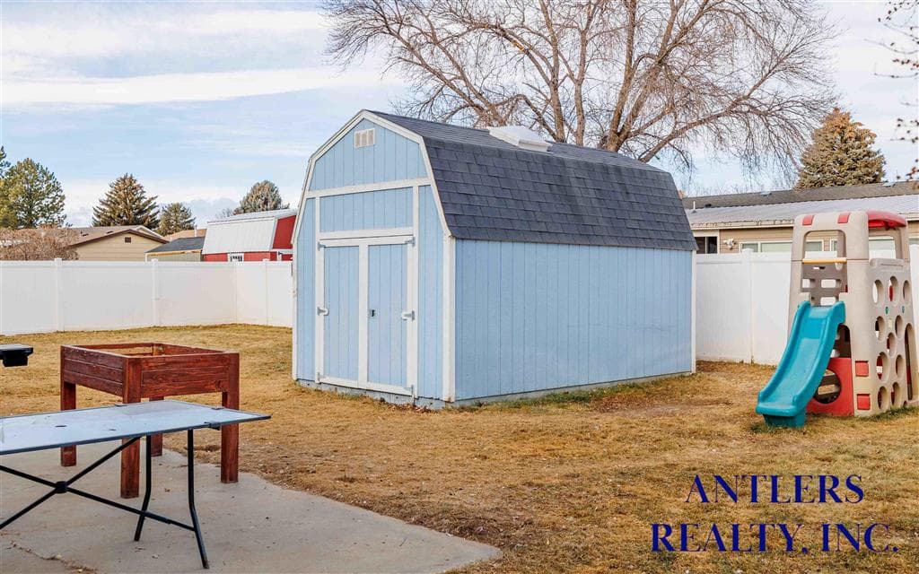 435 E 8th St — photo 31 of 42