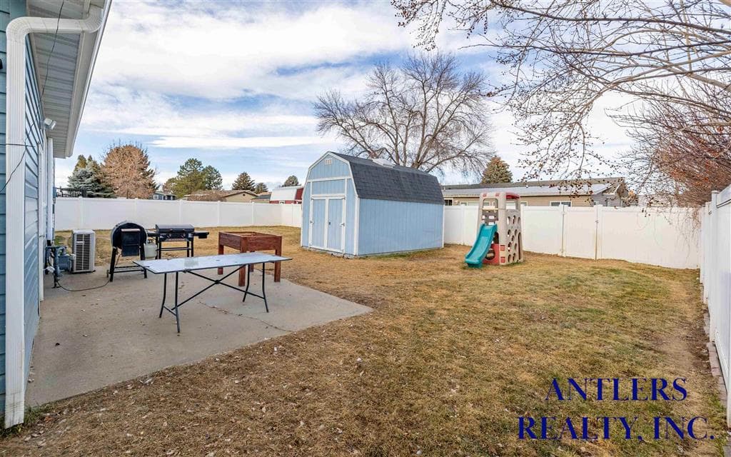 435 E 8th St — photo 38 of 42