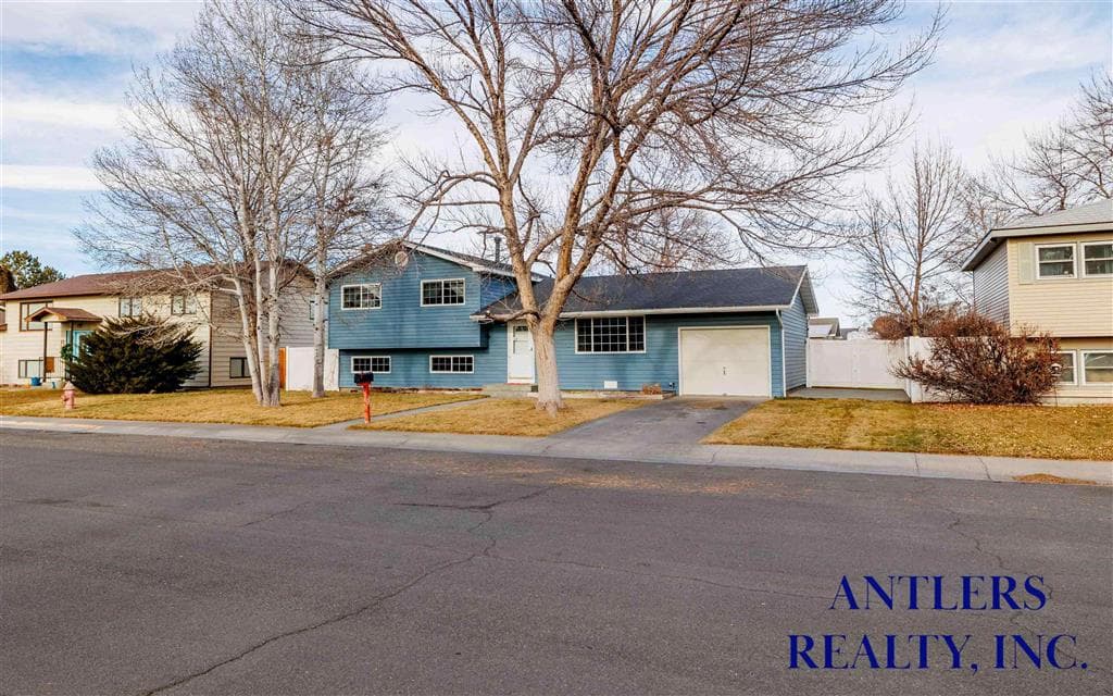 435 E 8th St — photo 7 of 42