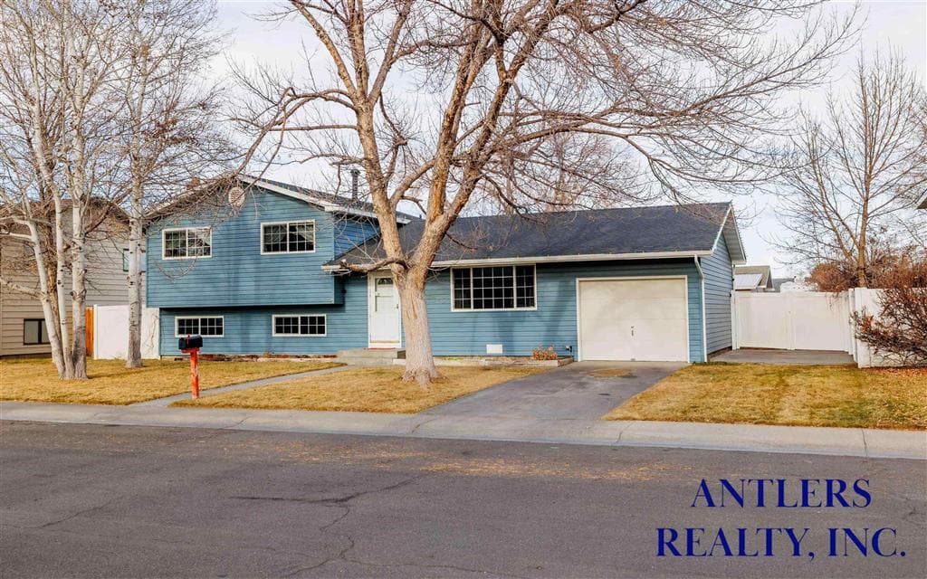 435 E 8th St — photo 8 of 42