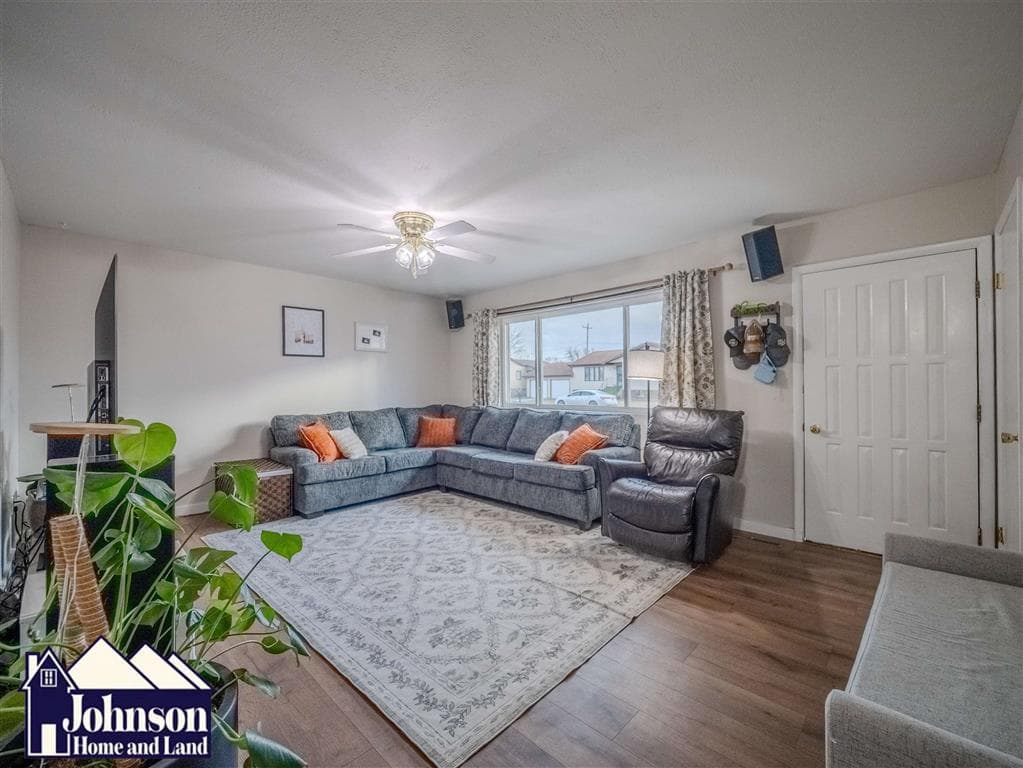 19 Circle Dr — photo 2 of 19