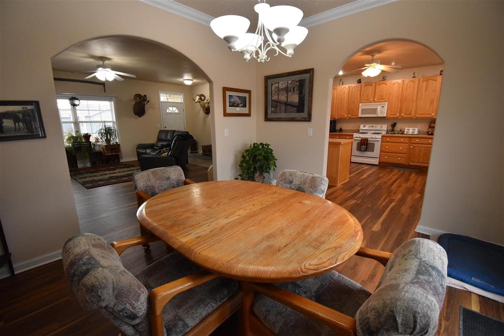 1157 Aspen Ln — photo 13 of 47