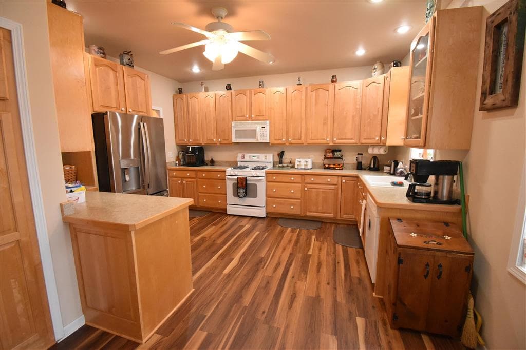 1157 Aspen Ln — photo 14 of 47