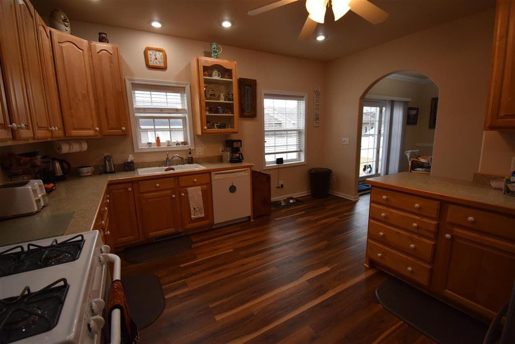 1157 Aspen Ln — photo 15 of 47
