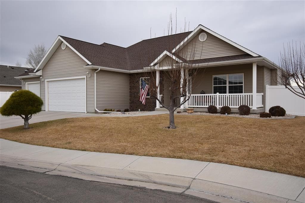 1157 Aspen Ln — photo 3 of 47