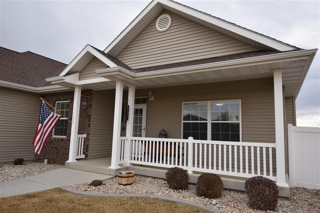 1157 Aspen Ln — photo 4 of 47