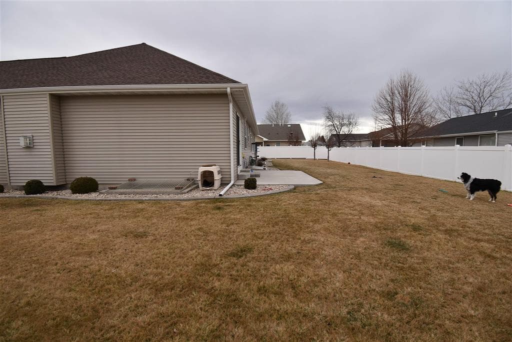 1157 Aspen Ln — photo 6 of 47