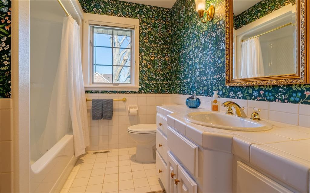 2340 Larkspur Ct — photo 13 of 24