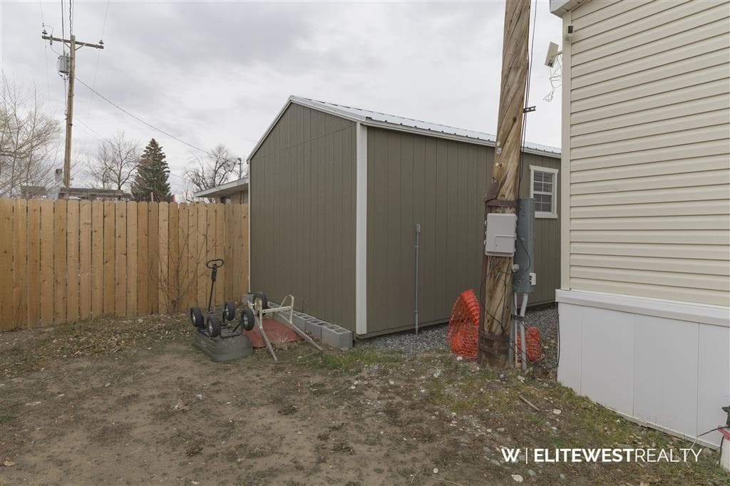 2729 D Avenue — photo 38 of 46