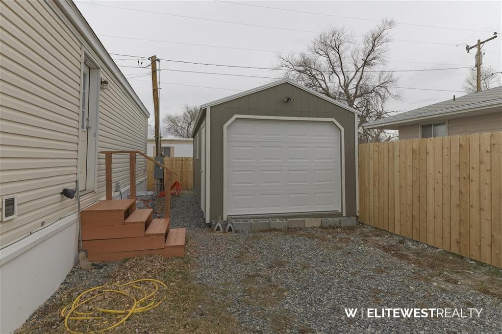 2729 D Avenue — photo 40 of 46