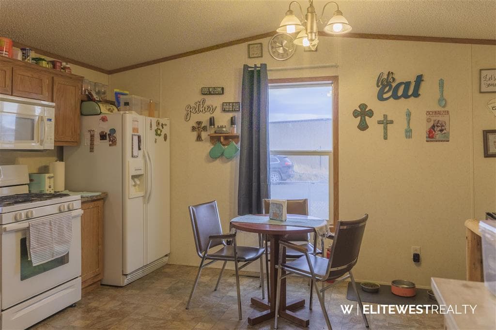 2729 D Avenue — photo 6 of 46