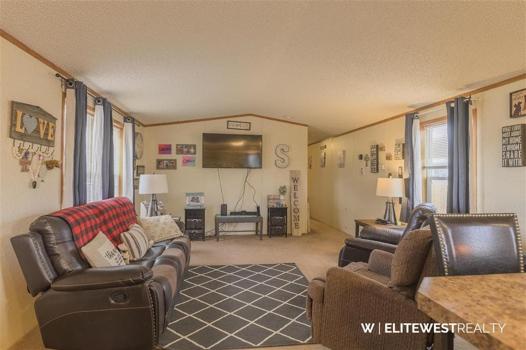 2729 D Avenue — photo 10 of 46