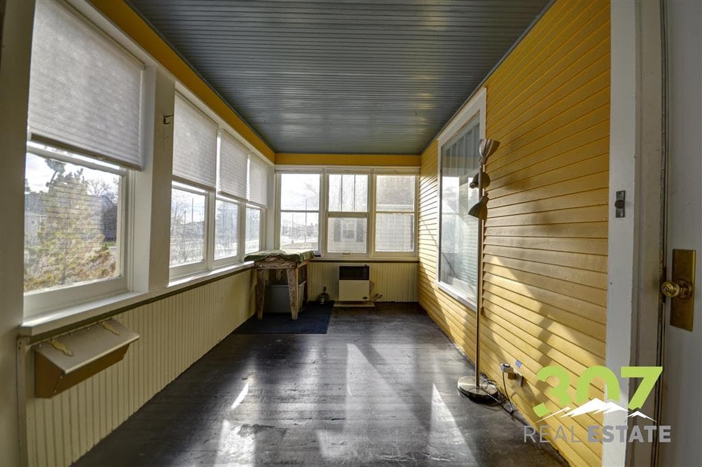 436 N Absaroka St — photo 2 of 57