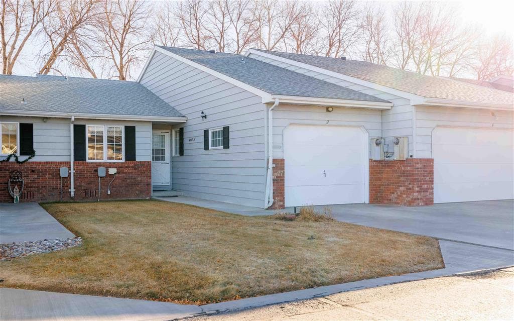 966 Avenue G photo 1