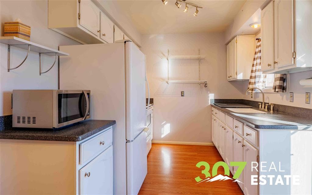 1744 26th St — photo 9 of 18