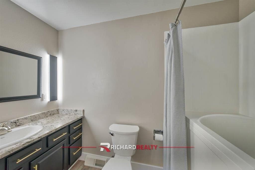 401 3rd St — photo 13 of 43