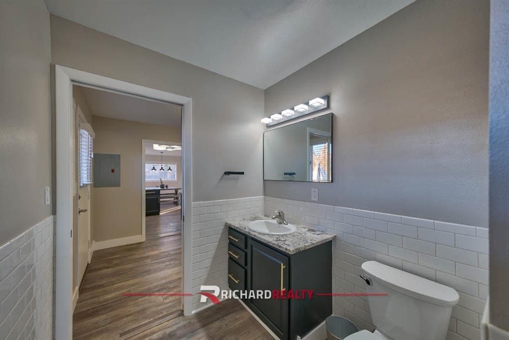 401 3rd St — photo 14 of 43