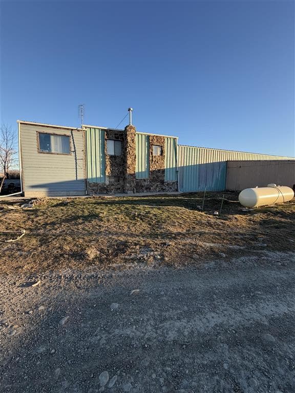 3392 Faye St — photo 5 of 56