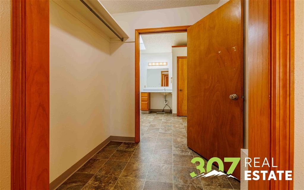 2713 Cougar Ave — photo 17 of 25