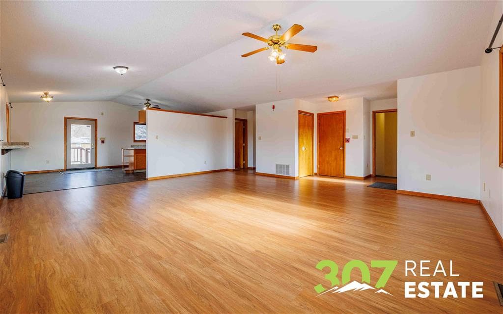 2713 Cougar Ave — photo 4 of 25