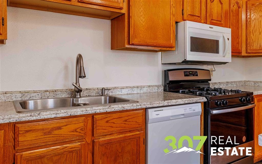 2713 Cougar Ave — photo 7 of 25