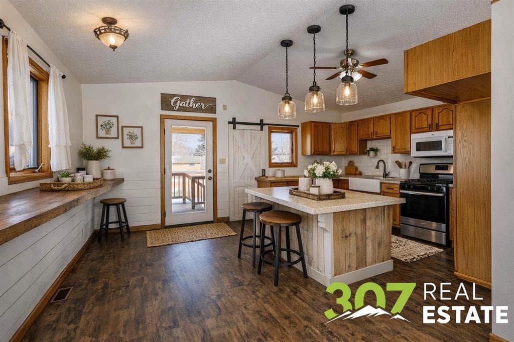 2713 Cougar Ave — photo 8 of 25