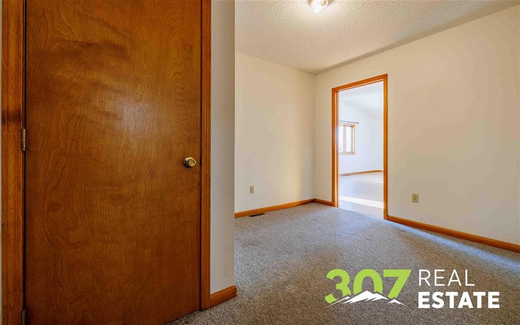 2713 Cougar Ave — photo 10 of 25