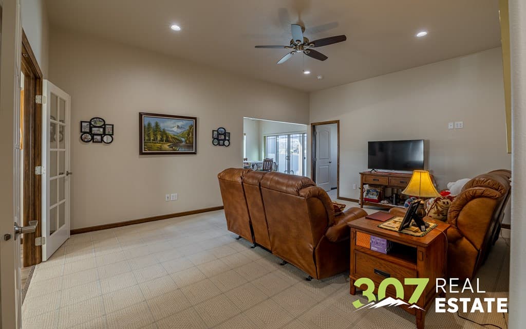 707 Go Around Loop — photo 9 of 45