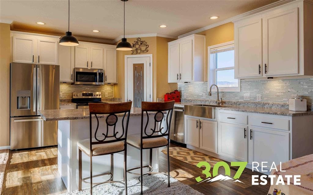 170 C St — photo 5 of 40