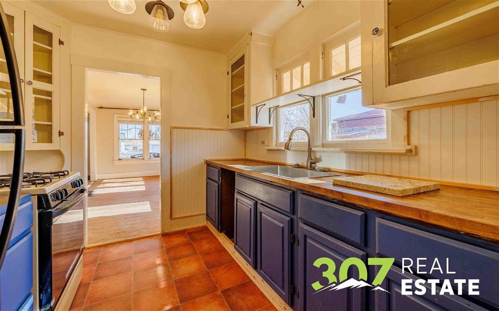 837 12th St — photo 12 of 31