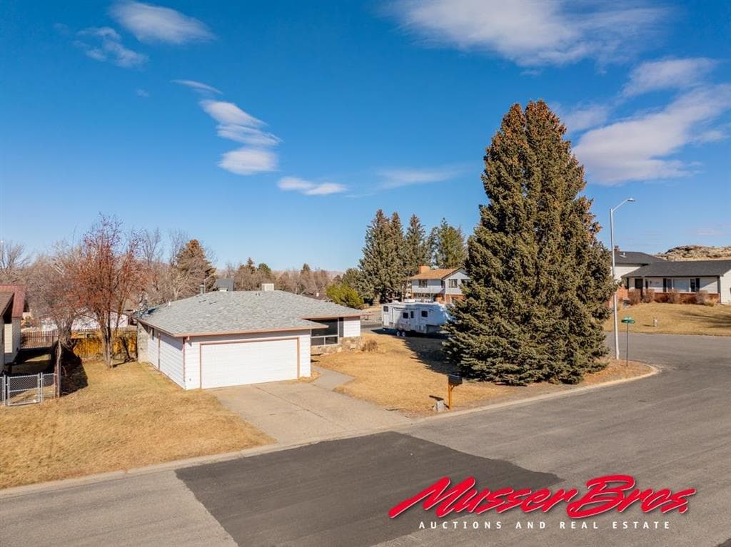 1237 Birch — photo 9 of 45